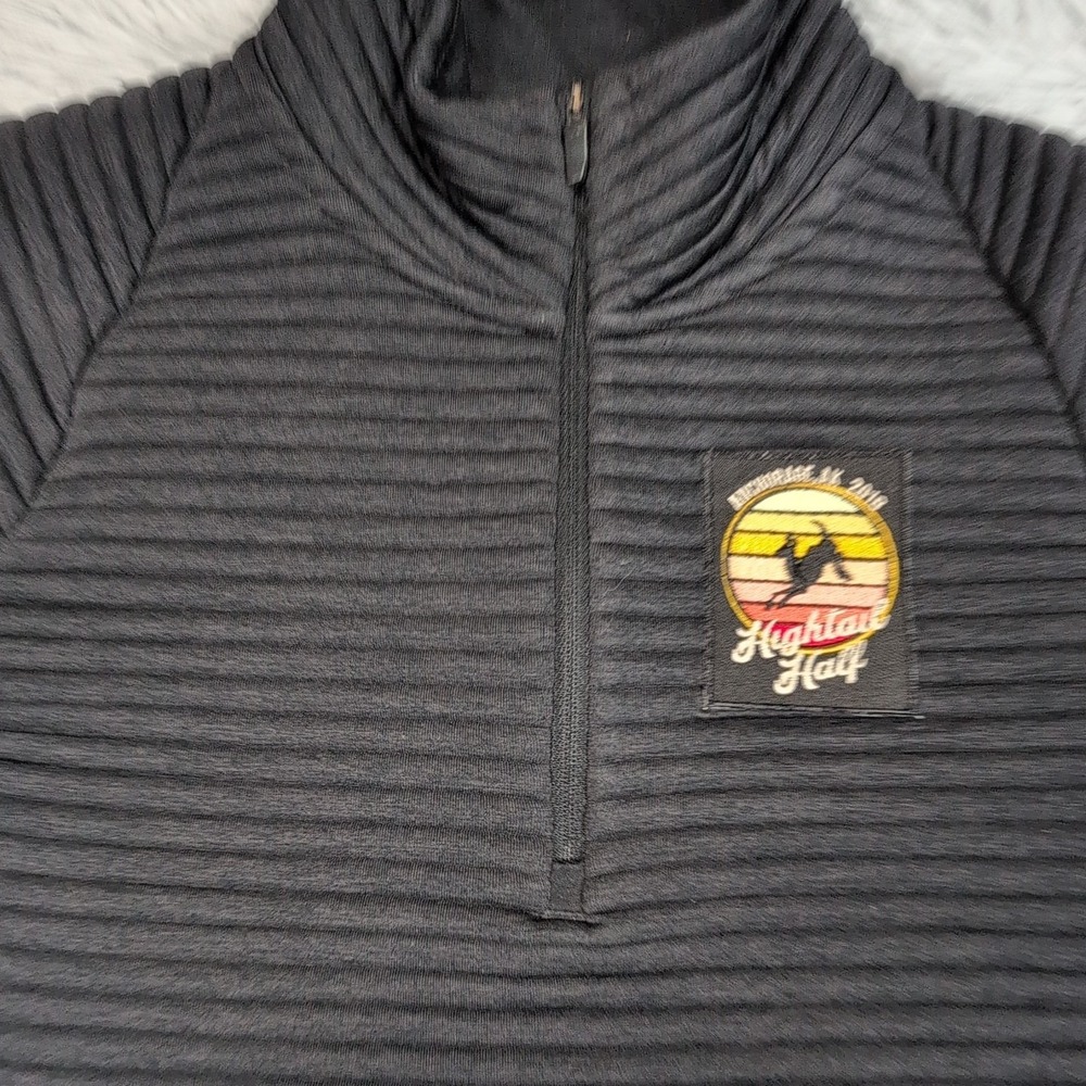 Brooks Sweatshirt Womens S Black Pockets Athletic Running Alaska Gorpcore - Picture 9 of 10